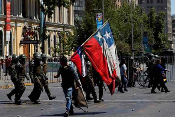 Chile vota redução de salários de políticos