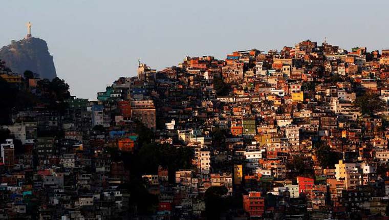 Toque de recolher em favelas