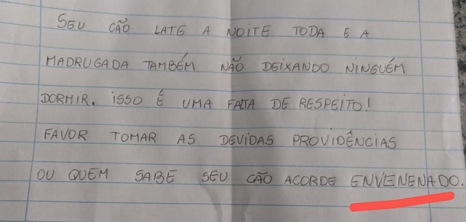 vizinho ameaça cachorro através de bilhete