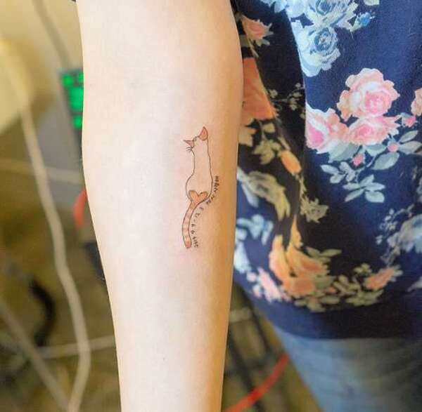 tatuagens minimalistas de gatinhos ideia